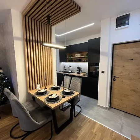 Sara - Divcinova Lägenhet *